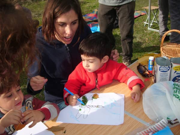 Actividad de SERBAL con niños en Paterna, castañas y setas